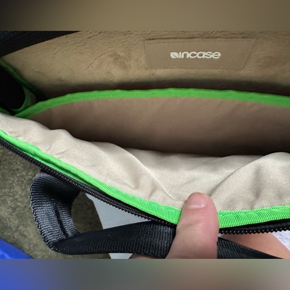 INCASE Laptop/city messenger - Picture 7 of 11